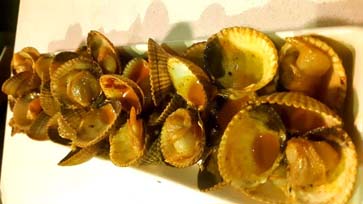Tapa Chef-style clams